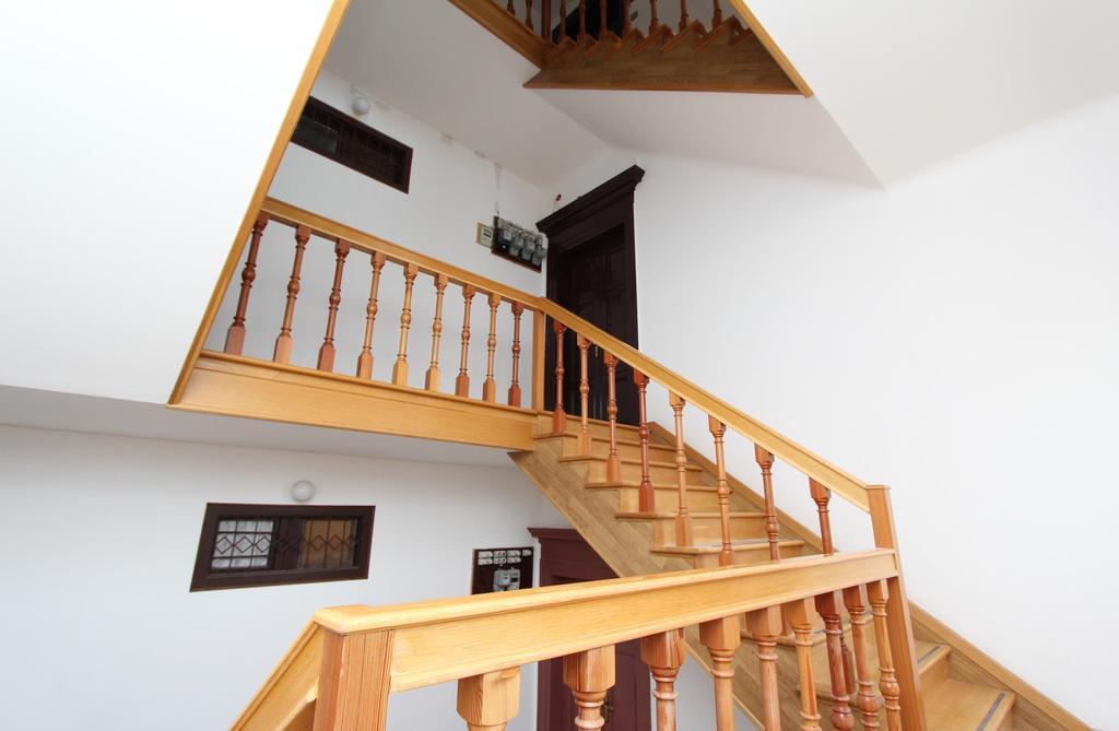 Apartments Casa Menis โรวีน ภายนอก รูปภาพ