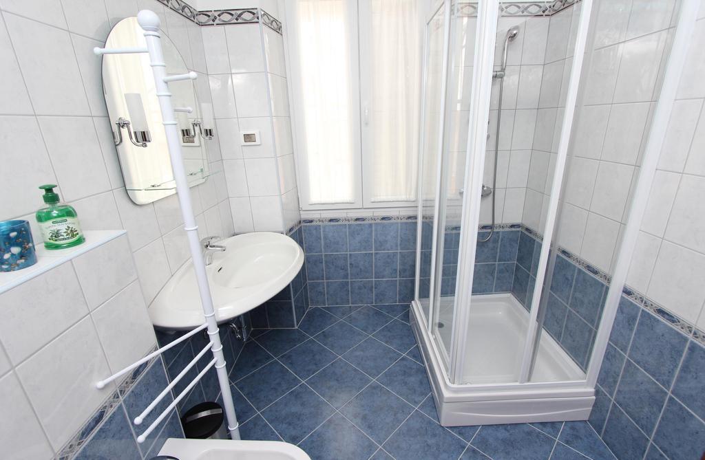 Apartments Casa Menis โรวีน ภายนอก รูปภาพ